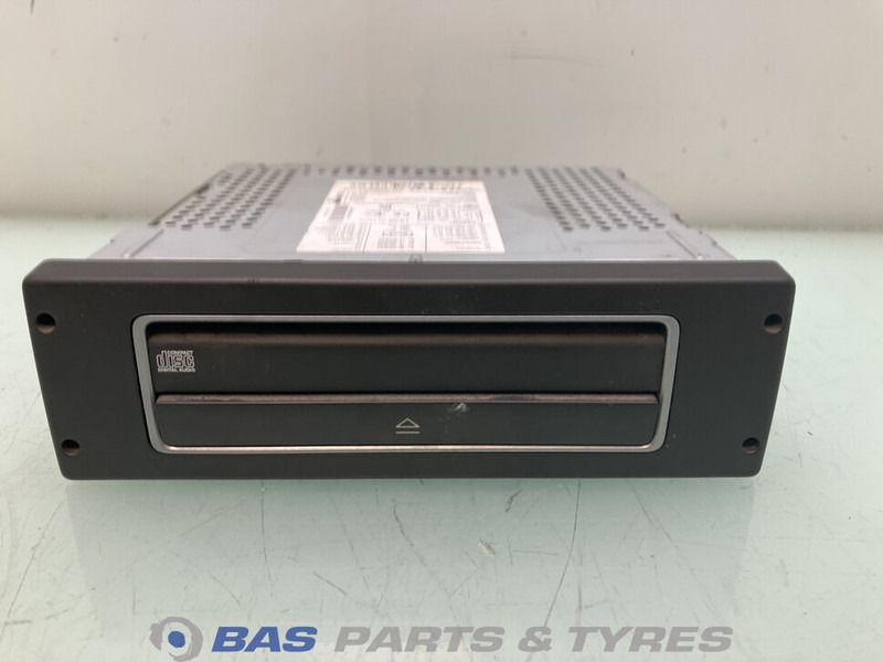 Volvo Cd-speler Volvo 21461984 - Fülke és belső tér - Teherautó: 1 kép. Volvo Cd-speler Volvo 21461984 - Fülke és belső tér - Teherautó: 1 kép.