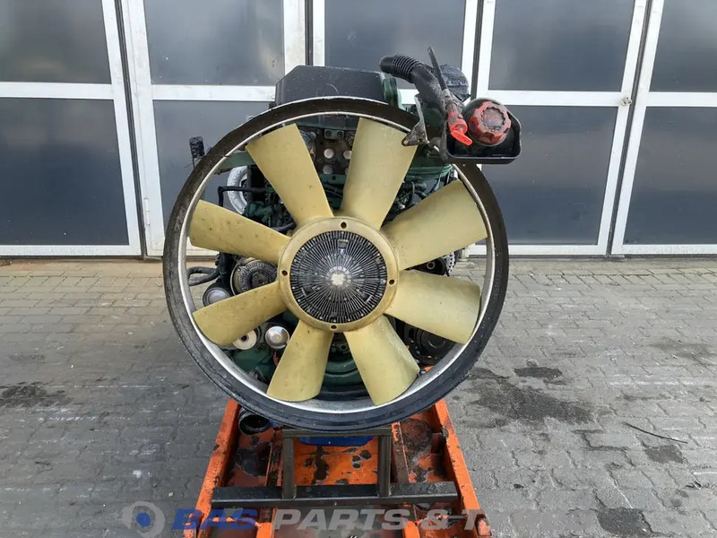 Volvo FH3 Motor Volvo D13C 540 C2 21625908 - Motor - Teherautó: 4 kép. Volvo FH3 Motor Volvo D13C 540 C2 21625908 - Motor - Teherautó: 4 kép.