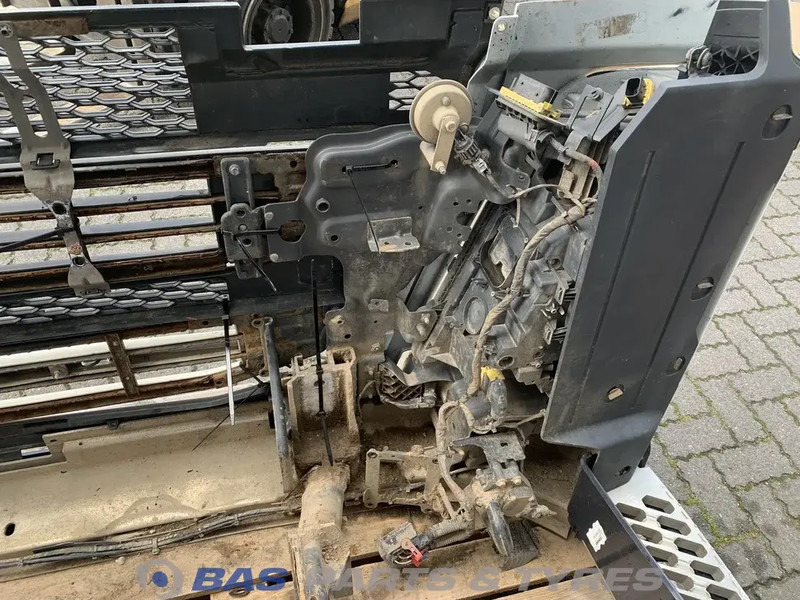 Volvo FH4 Bumper Volvo 82137660 - Lökhárító - Teherautó: 5 kép. Volvo FH4 Bumper Volvo 82137660 - Lökhárító - Teherautó: 5 kép.