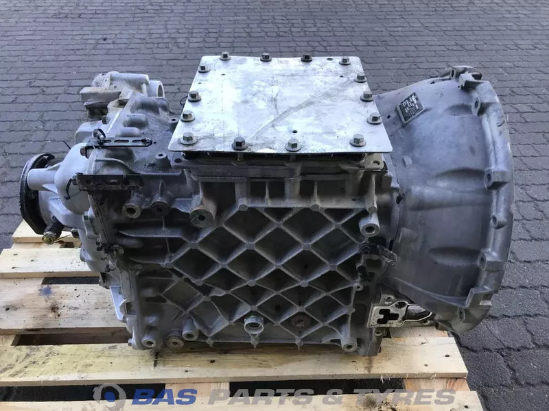 Volvo FH4 - Sebességváltó - Teherautó: 3 kép. Volvo FH4 - Sebességváltó - Teherautó: 3 kép.