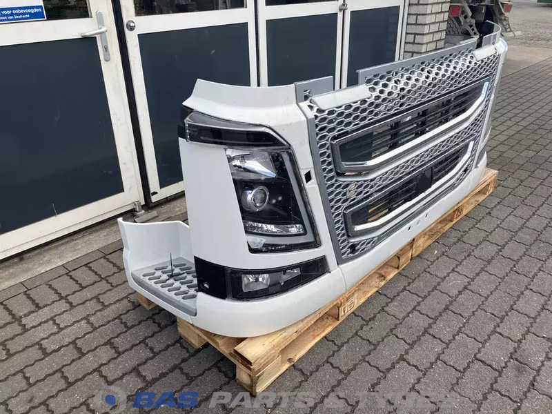 Volvo FH4 - Lökhárító - Teherautó: 3 kép. Volvo FH4 - Lökhárító - Teherautó: 3 kép.