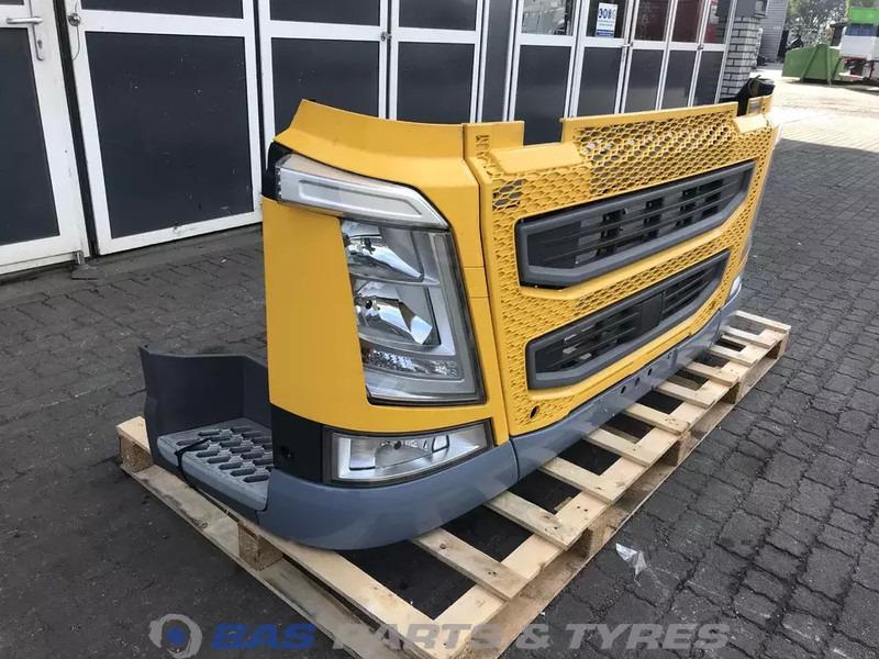 Volvo FH4 - Lökhárító - Teherautó: 3 kép. Volvo FH4 - Lökhárító - Teherautó: 3 kép.