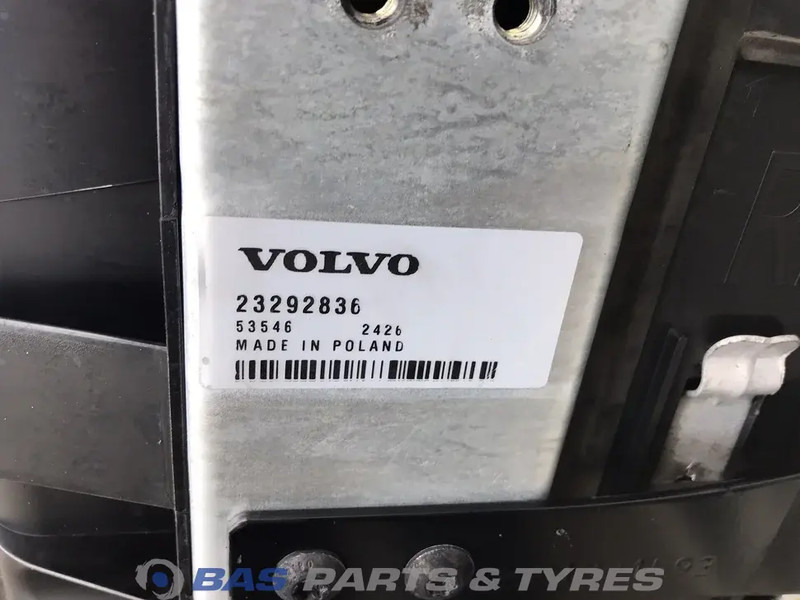 Volvo FH4 - Radiátor - Teherautó: 3 kép. Volvo FH4 - Radiátor - Teherautó: 3 kép.
