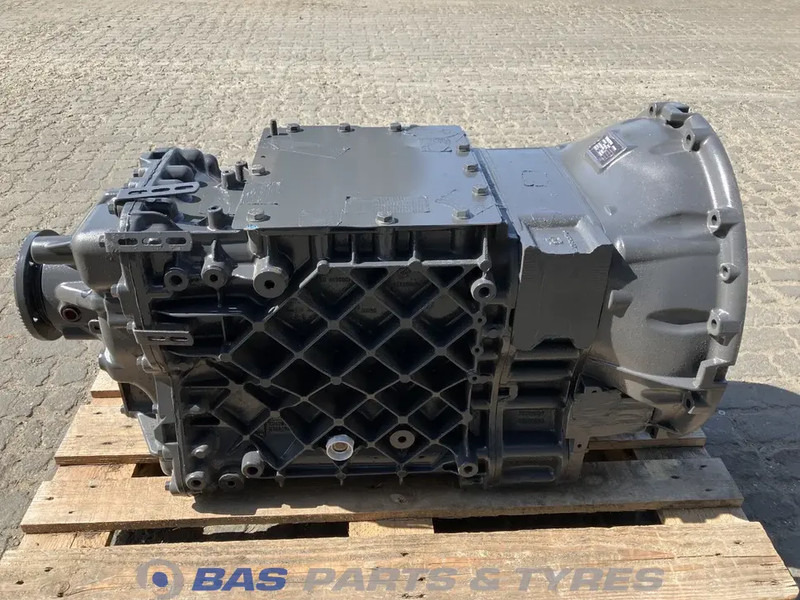 Volvo FH4 - Sebességváltó - Teherautó: 3 kép. Volvo FH4 - Sebességváltó - Teherautó: 3 kép.