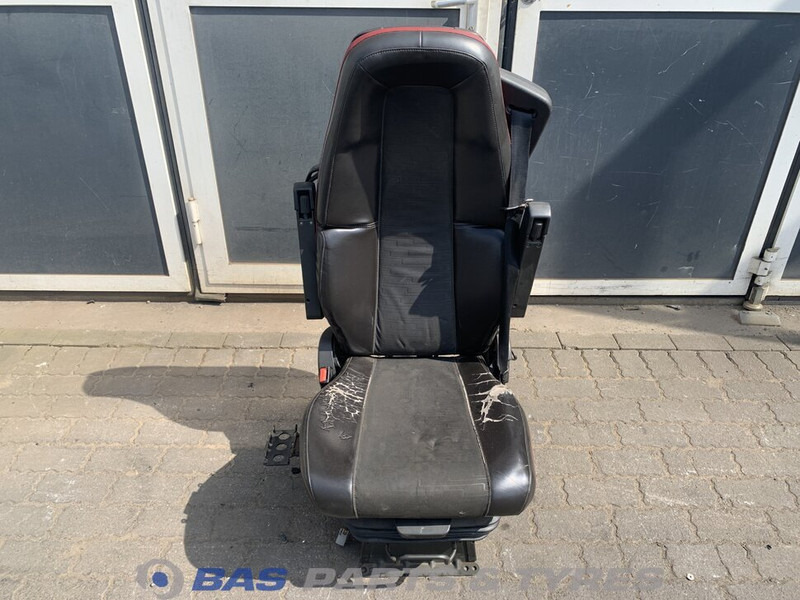 Volvo FH4 - Ülés - Teherautó: 1 kép. Volvo FH4 - Ülés - Teherautó: 1 kép.