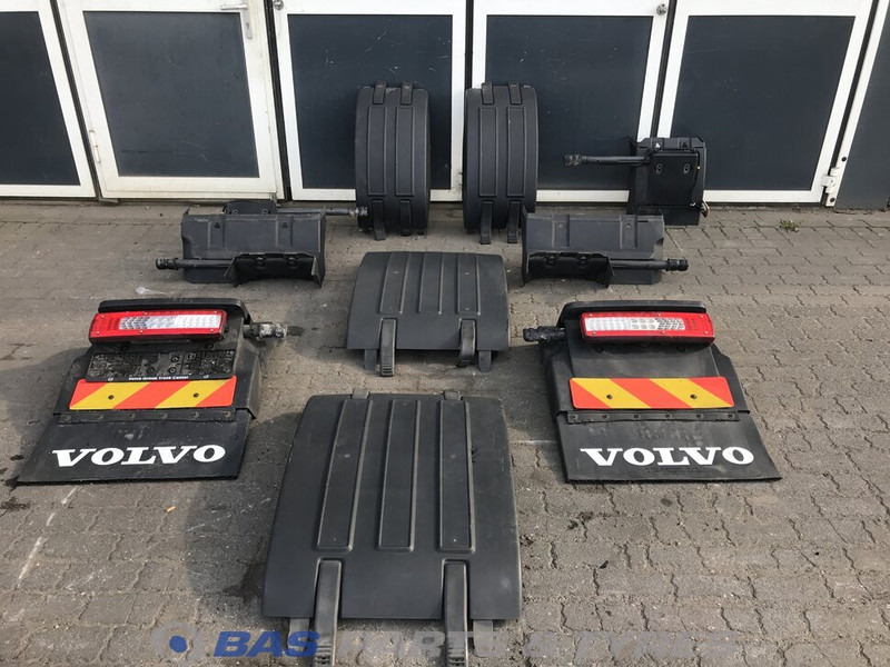 Volvo FH4 - Karosszéria és külső - Teherautó: 1 kép. Volvo FH4 - Karosszéria és külső - Teherautó: 1 kép.