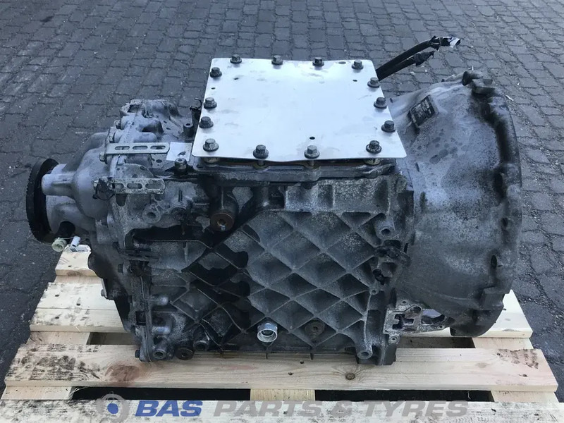 Volvo FH4 - Sebességváltó - Teherautó: 3 kép. Volvo FH4 - Sebességváltó - Teherautó: 3 kép.