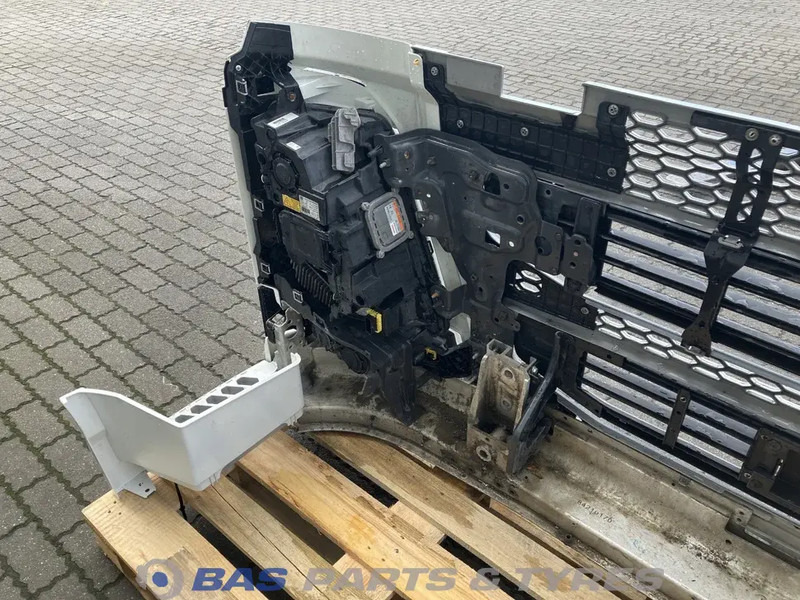 Volvo FH4 - Lökhárító - Teherautó: 5 kép. Volvo FH4 - Lökhárító - Teherautó: 5 kép.