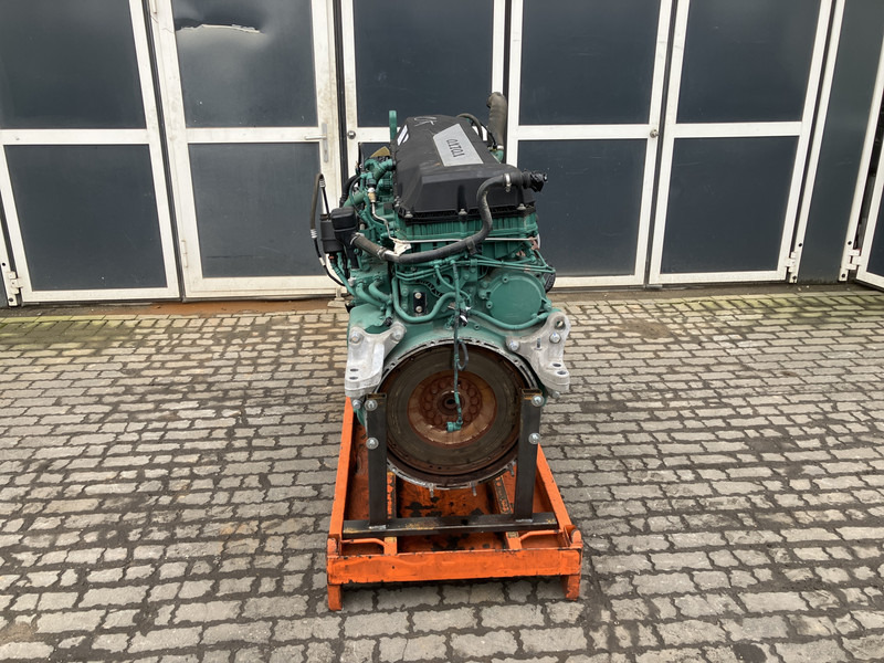 Volvo FH4 - Motor - Teherautó: 2 kép. Volvo FH4 - Motor - Teherautó: 2 kép.