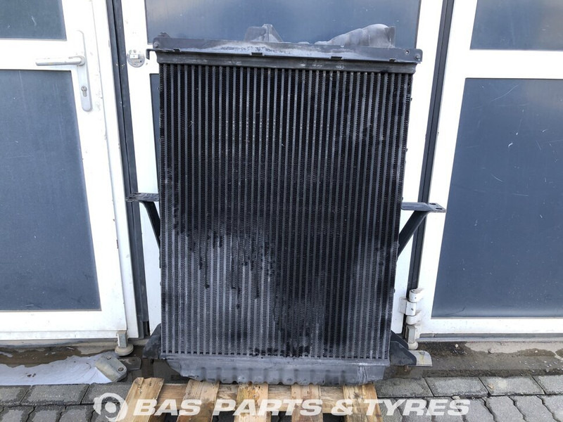 Volvo FM2 - Radiátor - Teherautó: 2 kép. Volvo FM2 - Radiátor - Teherautó: 2 kép.