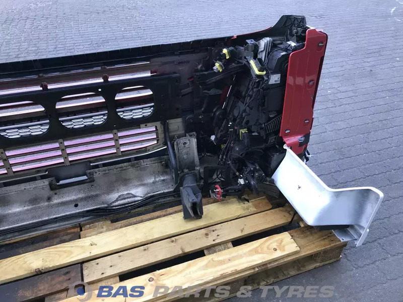 Volvo FM4 Bumper Volvo 21221129 - Lökhárító - Teherautó: 5 kép. Volvo FM4 Bumper Volvo 21221129 - Lökhárító - Teherautó: 5 kép.
