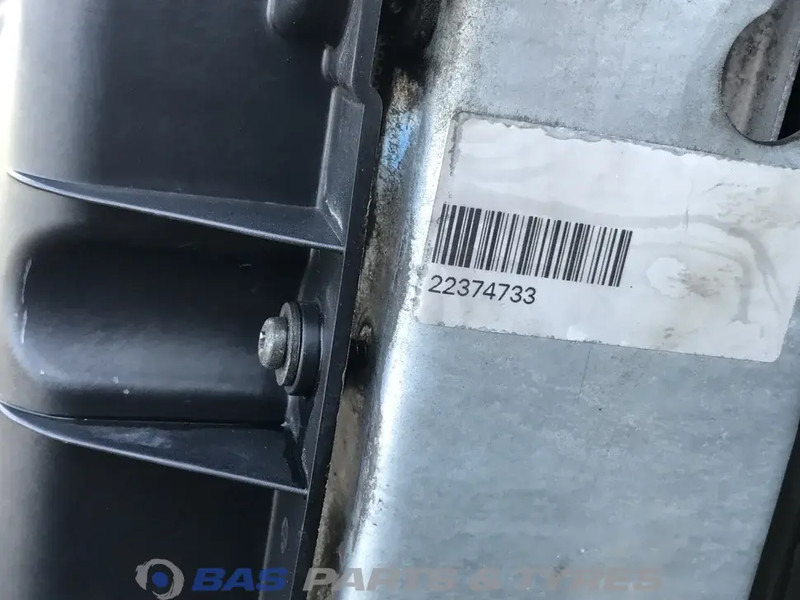 Volvo FM4 - Radiátor - Teherautó: 3 kép. Volvo FM4 - Radiátor - Teherautó: 3 kép.