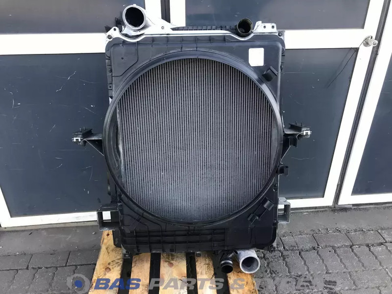 Volvo FM4 - Radiátor - Teherautó: 2 kép. Volvo FM4 - Radiátor - Teherautó: 2 kép.