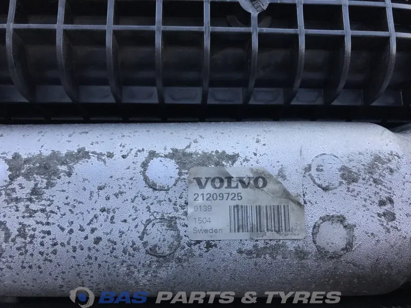 Volvo FM4 Koelerpakket Volvo D11K 330 K1 21649624 - Radiátor - Teherautó: 4 kép. Volvo FM4 Koelerpakket Volvo D11K 330 K1 21649624 - Radiátor - Teherautó: 4 kép.