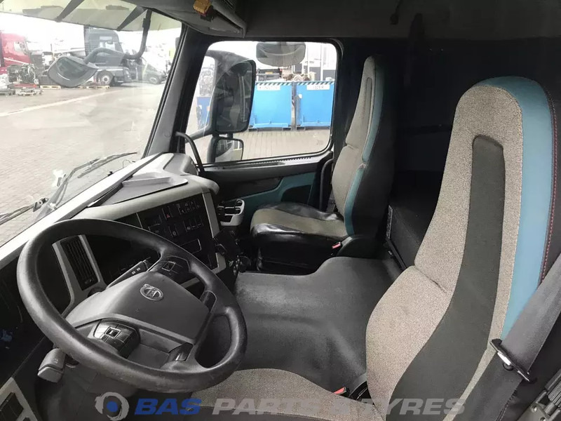 Fülke és belső tér - Teherautó Volvo FM4 Volvo Globetrotter L2H2 3980267: 8 kép.