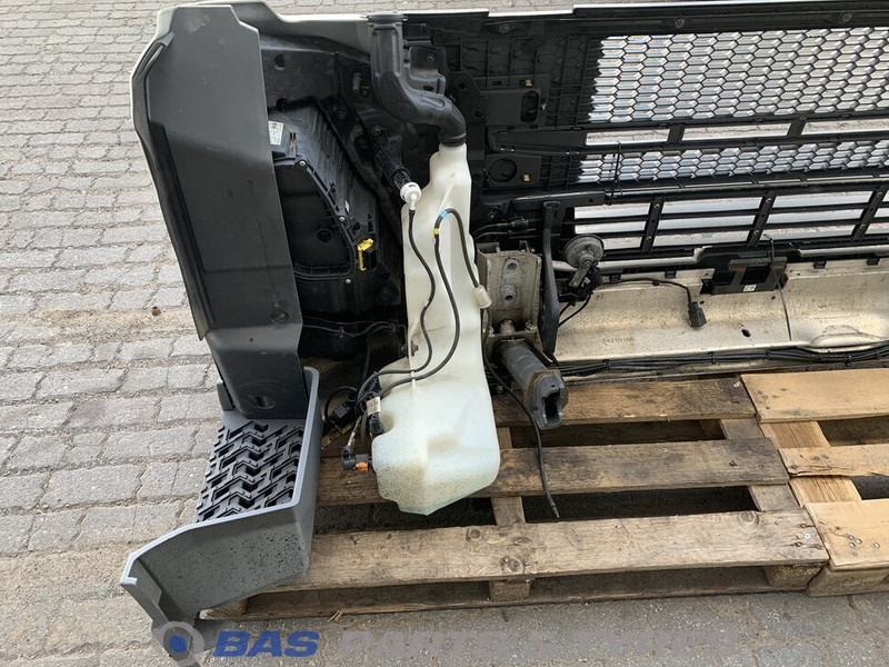 Volvo FM5 Bumper Volvo 82491840 - Lökhárító - Teherautó: 4 kép. Volvo FM5 Bumper Volvo 82491840 - Lökhárító - Teherautó: 4 kép.