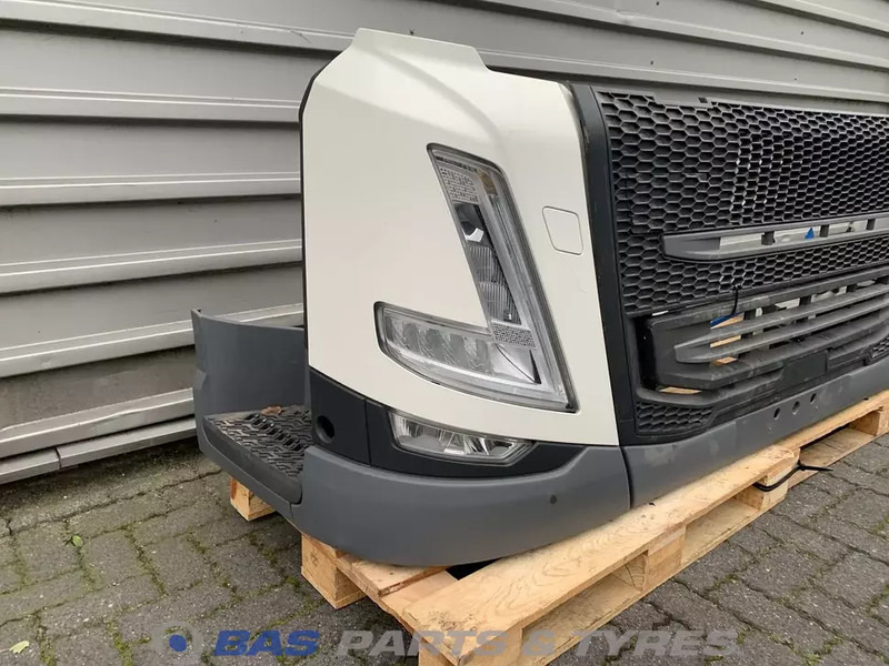 Volvo FM5 Bumper Volvo 84274554 - Lökhárító - Teherautó: 3 kép. Volvo FM5 Bumper Volvo 84274554 - Lökhárító - Teherautó: 3 kép.