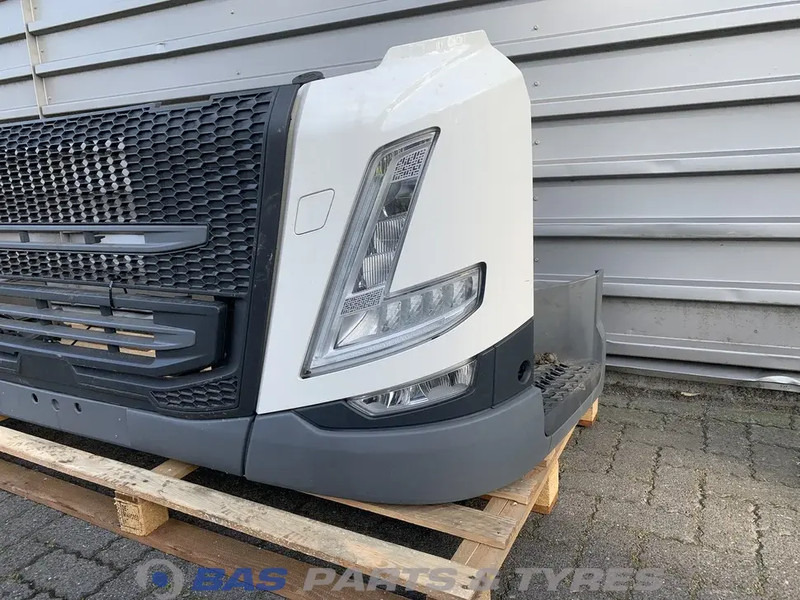 Volvo FM5 - Lökhárító - Teherautó: 2 kép. Volvo FM5 - Lökhárító - Teherautó: 2 kép.