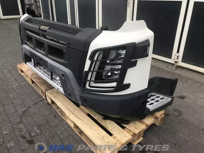 Volvo FMX Euro 6 Bumper Volvo 82422759 - Lökhárító - Teherautó: 2 kép. Volvo FMX Euro 6 Bumper Volvo 82422759 - Lökhárító - Teherautó: 2 kép.