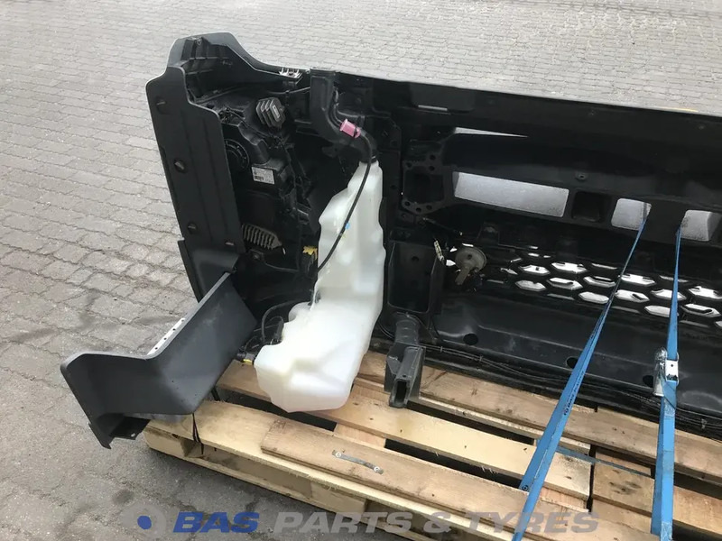 Volvo FMX Euro 6 Bumper Volvo 82422759 - Lökhárító - Teherautó: 4 kép. Volvo FMX Euro 6 Bumper Volvo 82422759 - Lökhárító - Teherautó: 4 kép.