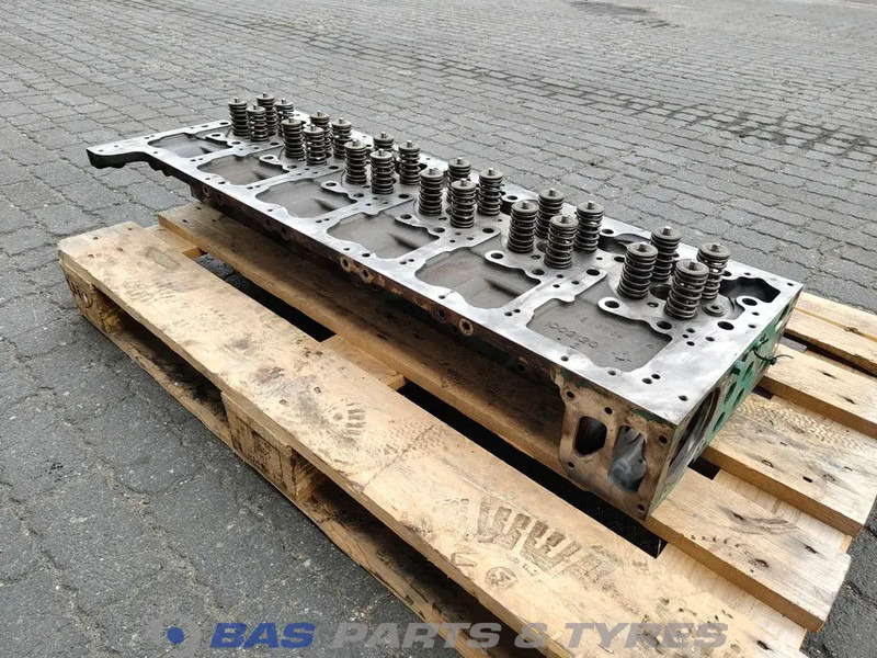 Volvo  - Motorblokk - Teherautó: 4 kép. Volvo  - Motorblokk - Teherautó: 4 kép.