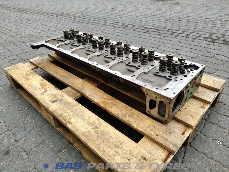 Volvo  - Motorblokk - Teherautó: 4 kép. Volvo  - Motorblokk - Teherautó: 4 kép.