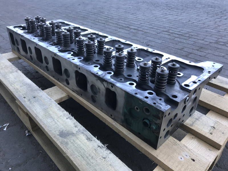 Volvo  - Motorblokk - Teherautó: 2 kép. Volvo  - Motorblokk - Teherautó: 2 kép.