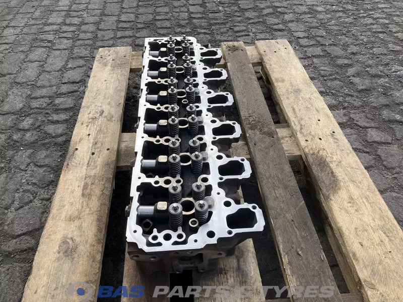 Volvo  - Motorblokk - Teherautó: 2 kép. Volvo  - Motorblokk - Teherautó: 2 kép.