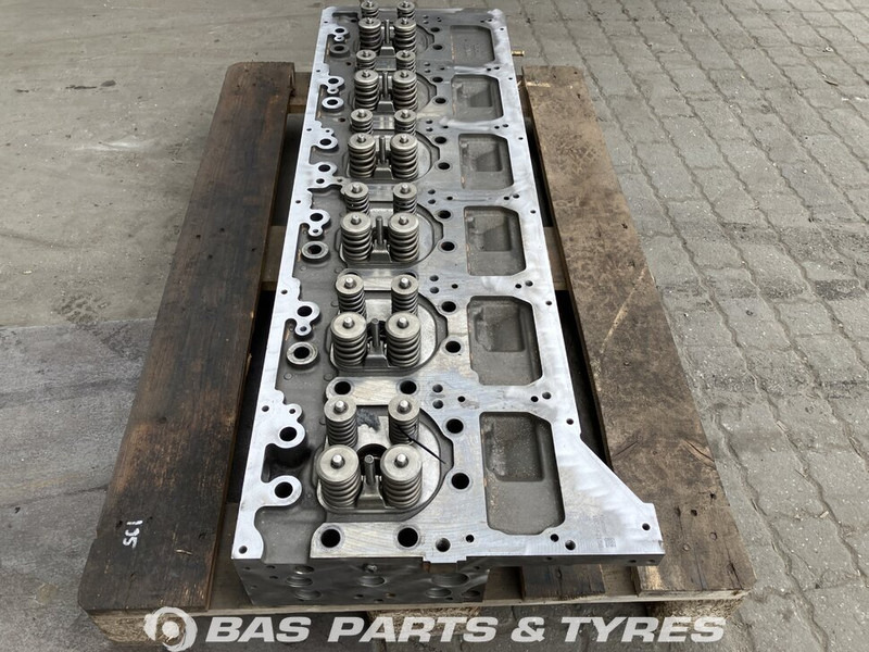 Volvo  - Motorblokk - Teherautó: 2 kép. Volvo  - Motorblokk - Teherautó: 2 kép.