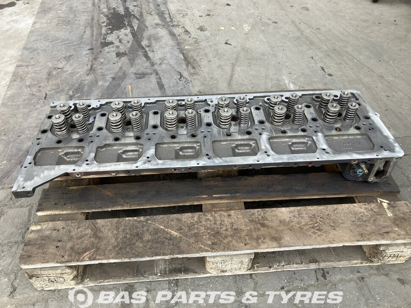 Volvo  - Motorblokk - Teherautó: 3 kép. Volvo  - Motorblokk - Teherautó: 3 kép.