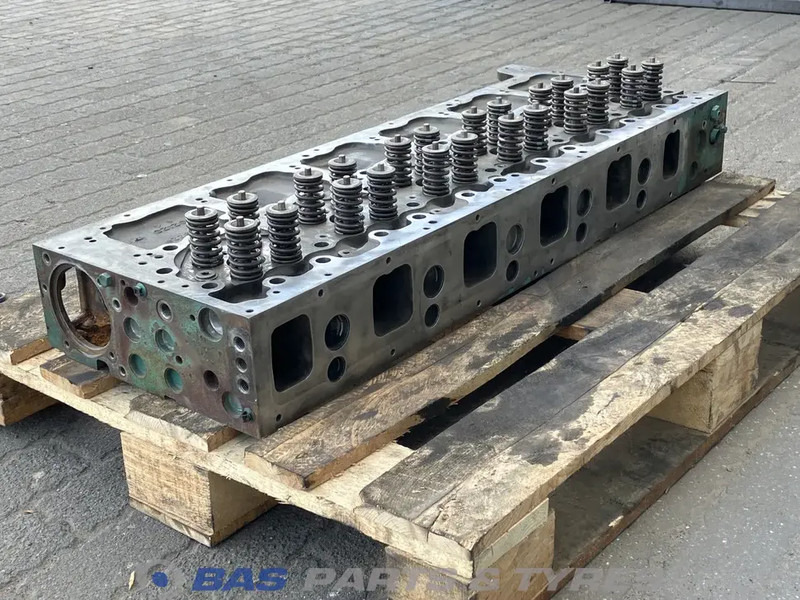 Volvo  - Motorblokk - Teherautó: 3 kép. Volvo  - Motorblokk - Teherautó: 3 kép.