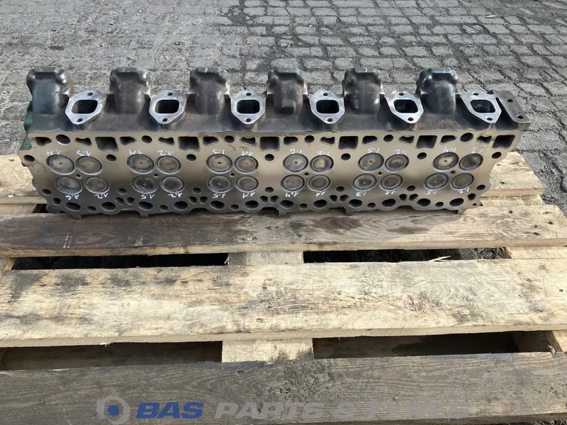 Volvo  - Motorblokk - Teherautó: 5 kép. Volvo  - Motorblokk - Teherautó: 5 kép.