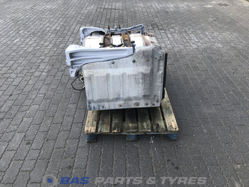 Volvo - Hangtompító - Teherautó: 2 kép. Volvo - Hangtompító - Teherautó: 2 kép.