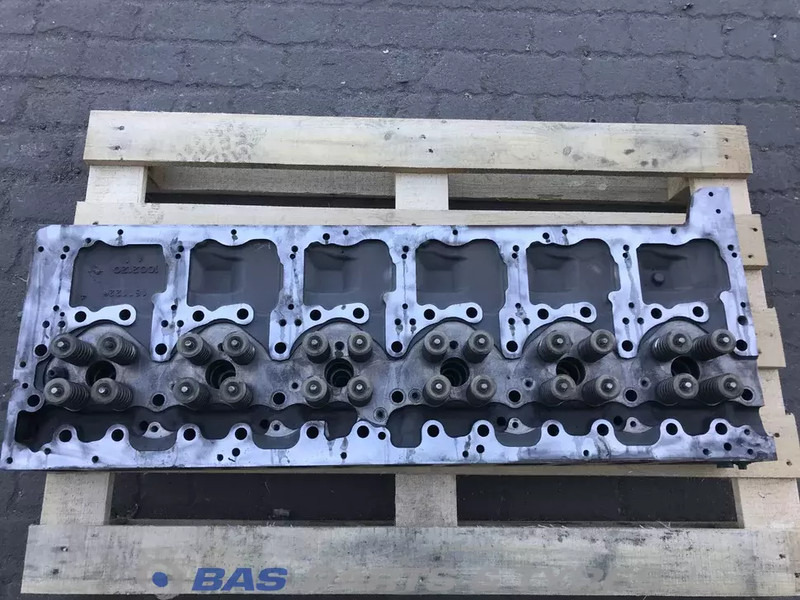 Volvo  - Motorblokk - Teherautó: 5 kép. Volvo  - Motorblokk - Teherautó: 5 kép.