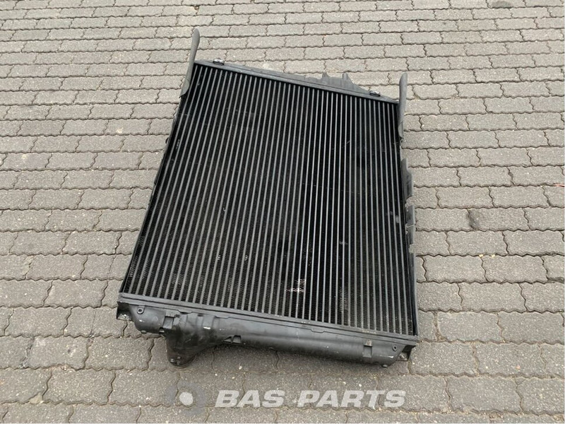 Volvo  - Köztes hűtő - Teherautó: 2 kép. Volvo  - Köztes hűtő - Teherautó: 2 kép.