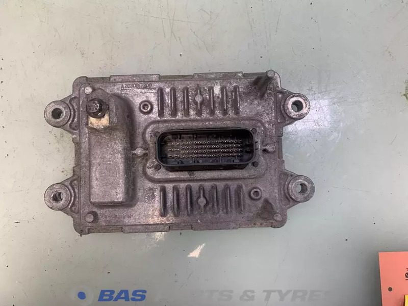 Volvo Regeleenheid Ad-Blue Volvo 21870094 - ECU - Teherautó: 2 kép. Volvo Regeleenheid Ad-Blue Volvo 21870094 - ECU - Teherautó: 2 kép.