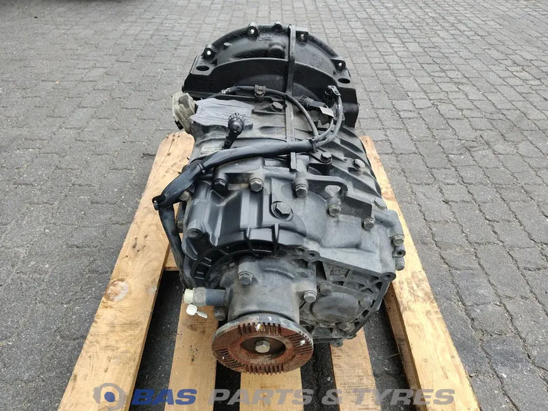 ZF LF Euro 6 - Sebességváltó - Teherautó: 2 kép. ZF LF Euro 6 - Sebességváltó - Teherautó: 2 kép.
