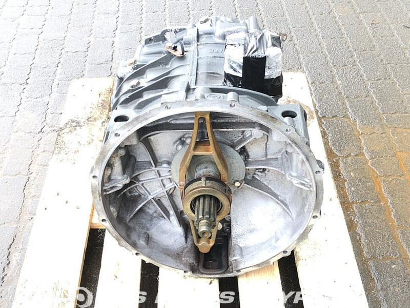 ZF LF Euro 6 - Sebességváltó - Teherautó: 2 kép. ZF LF Euro 6 - Sebességváltó - Teherautó: 2 kép.