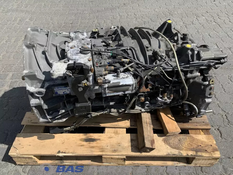 ZF XF106 - Sebességváltó - Teherautó: 1 kép. ZF XF106 - Sebességváltó - Teherautó: 1 kép.