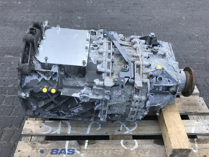 ZF XF106 - Sebességváltó - Teherautó: 1 kép. ZF XF106 - Sebességváltó - Teherautó: 1 kép.