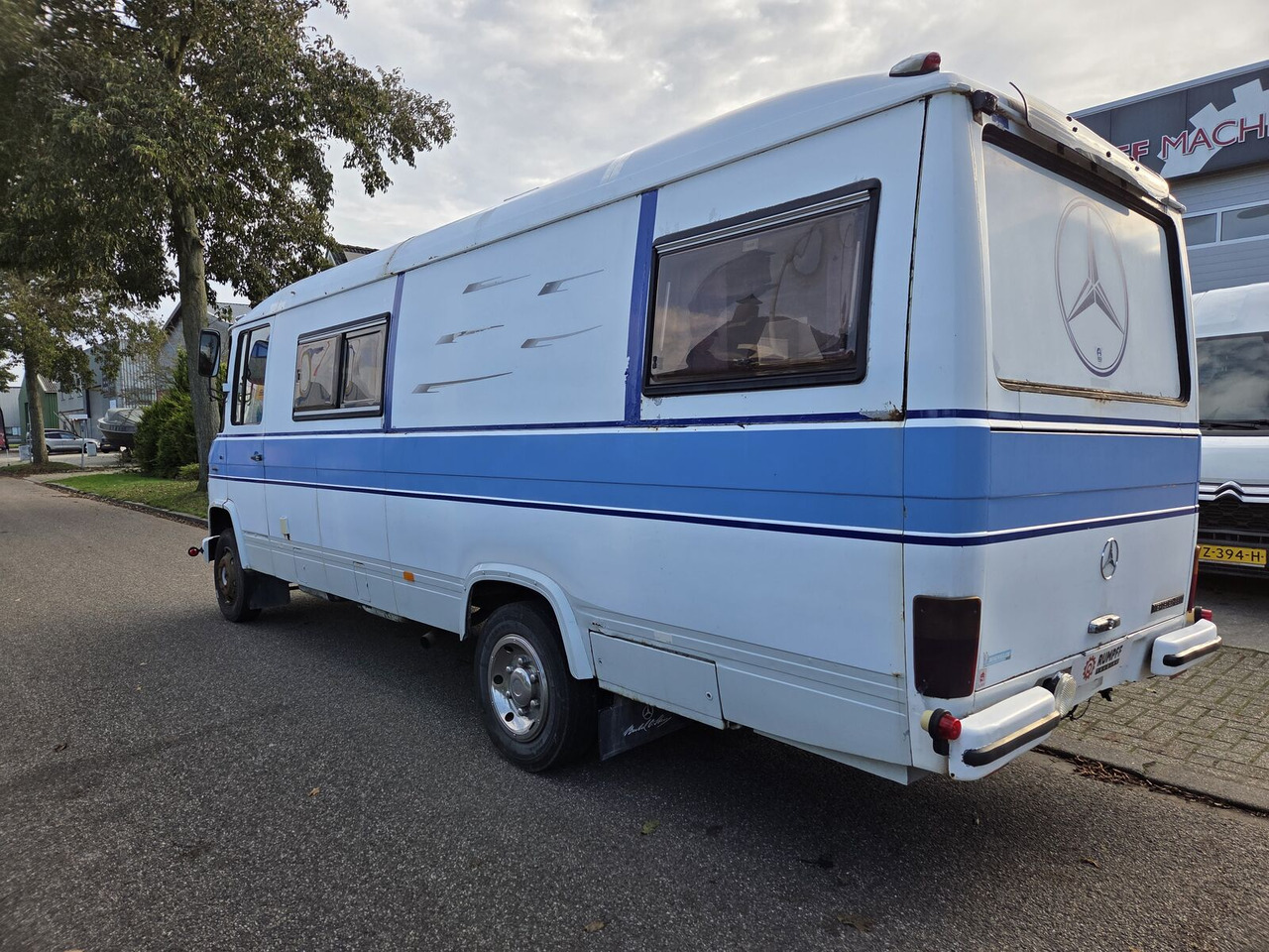 Mercedes-Benz 613D O309 oldtimer buscamper - Kempingautó: 5 kép. Mercedes-Benz 613D O309 oldtimer buscamper - Kempingautó: 5 kép.