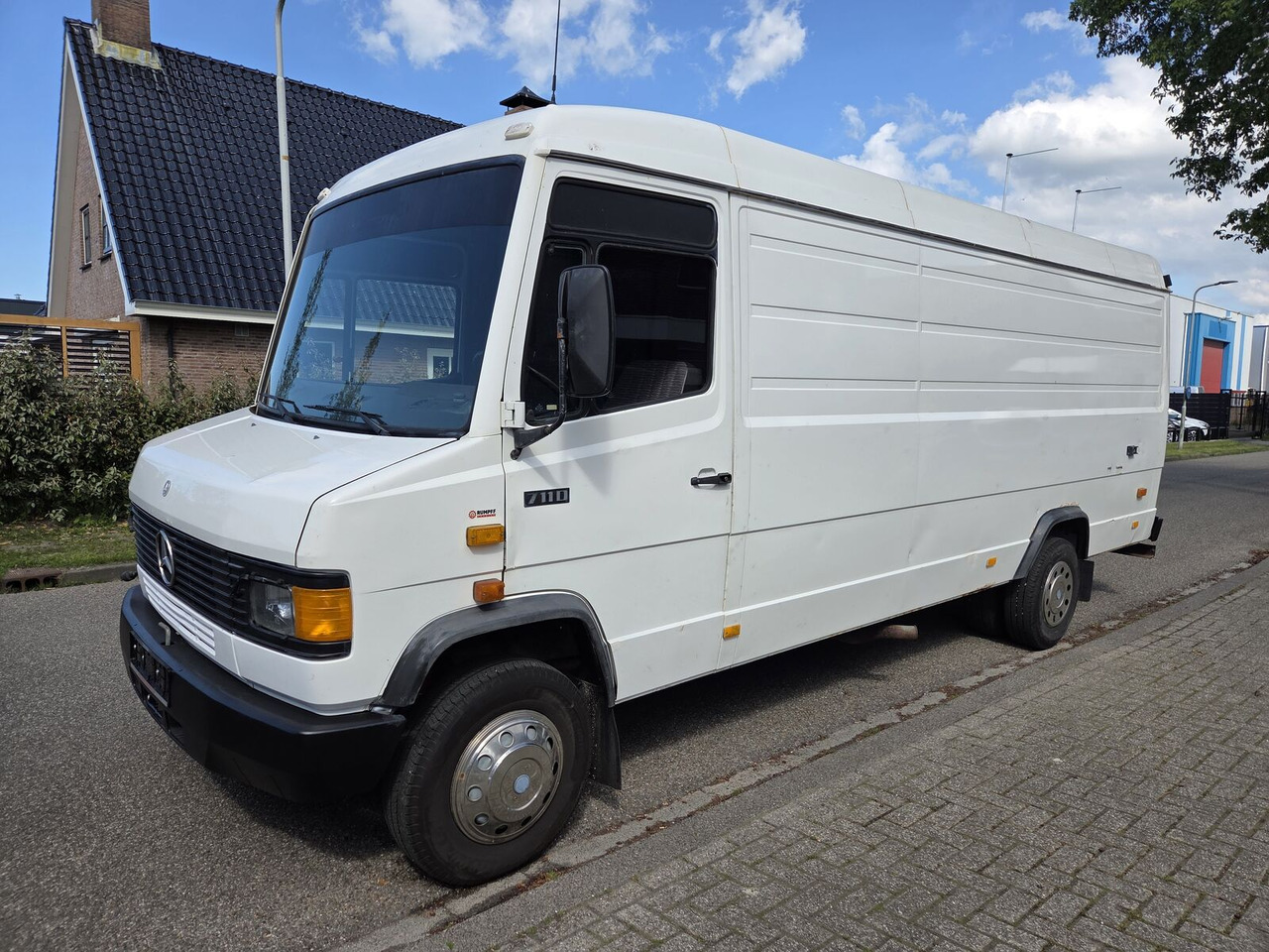 Mercedes-Benz 711D Vario Ecovan (1986) gesloten bestelwagen - Furgon: 1 kép. Mercedes-Benz 711D Vario Ecovan (1986) gesloten bestelwagen - Furgon: 1 kép.