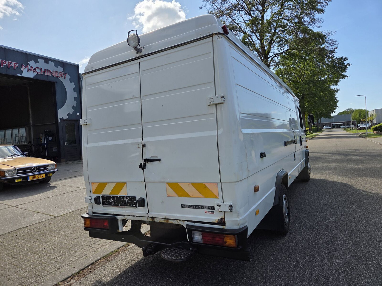 Mercedes-Benz 711D Vario Ecovan (1986) gesloten bestelwagen - Furgon: 4 kép. Mercedes-Benz 711D Vario Ecovan (1986) gesloten bestelwagen - Furgon: 4 kép.