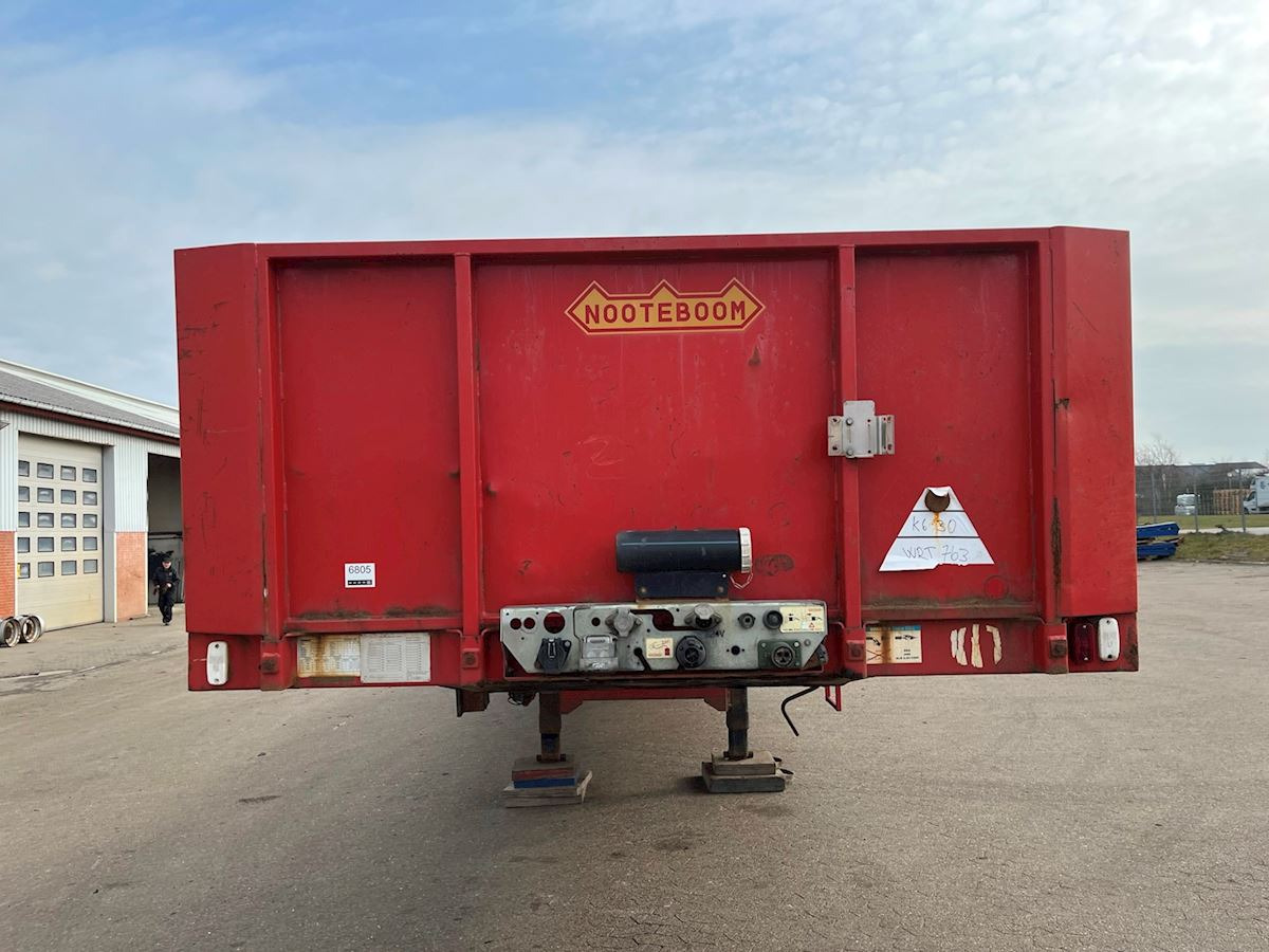 Nooteboom Vingtrailer - Félpótkocsi mélybölcsős: 5 kép. Nooteboom Vingtrailer - Félpótkocsi mélybölcsős: 5 kép.