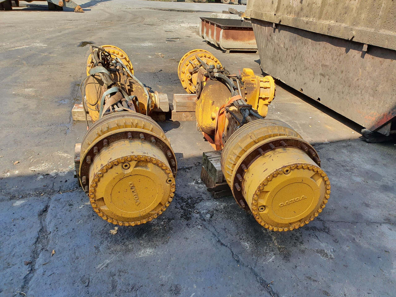 EJES VOLVO A40D - Tengely és alkatrészek - Építőipari gépek: 1 kép. EJES VOLVO A40D - Tengely és alkatrészek - Építőipari gépek: 1 kép.