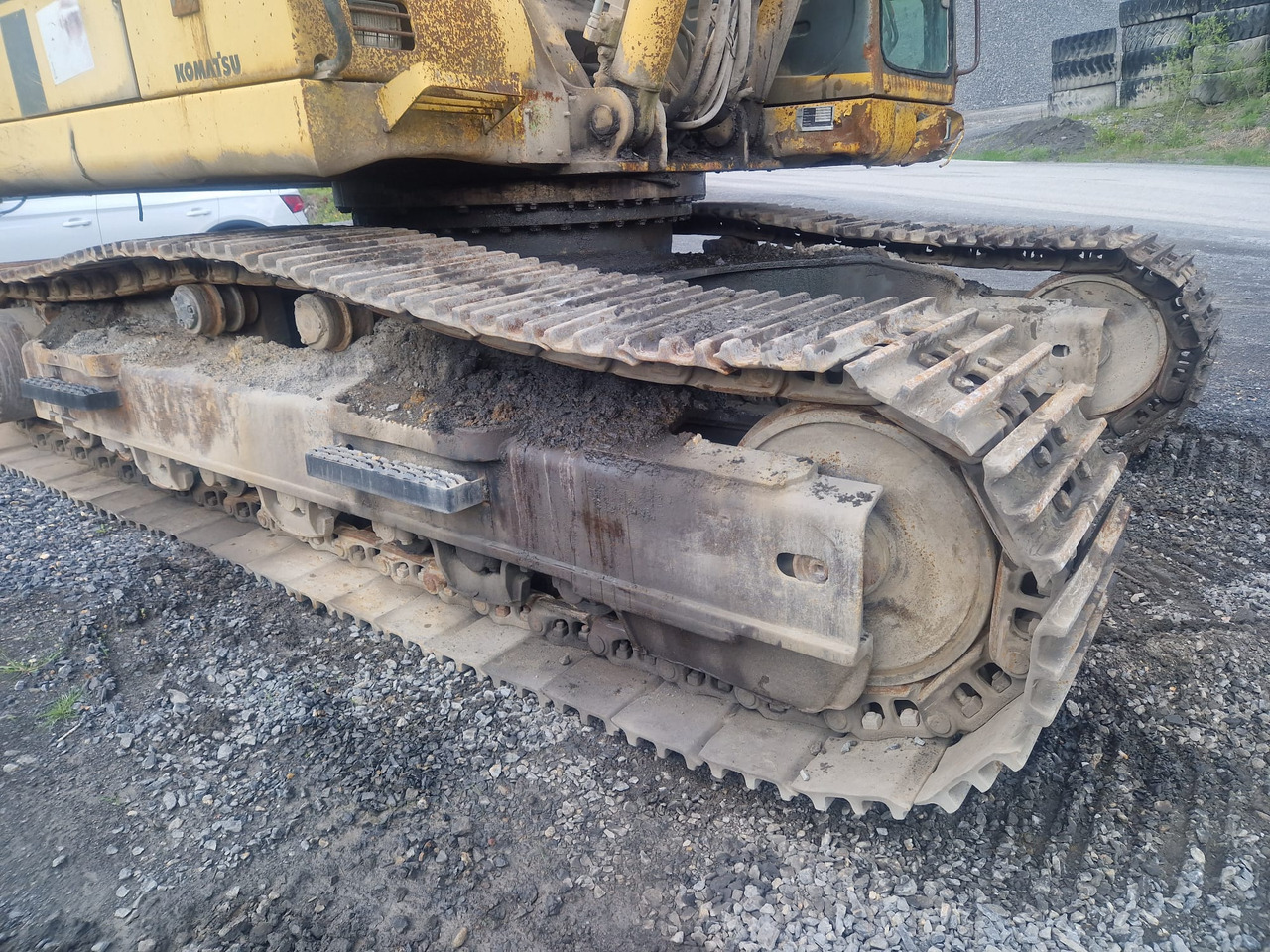 KOMATSU PC 340.6 - Lánctalpas kotró: 3 kép. KOMATSU PC 340.6 - Lánctalpas kotró: 3 kép.