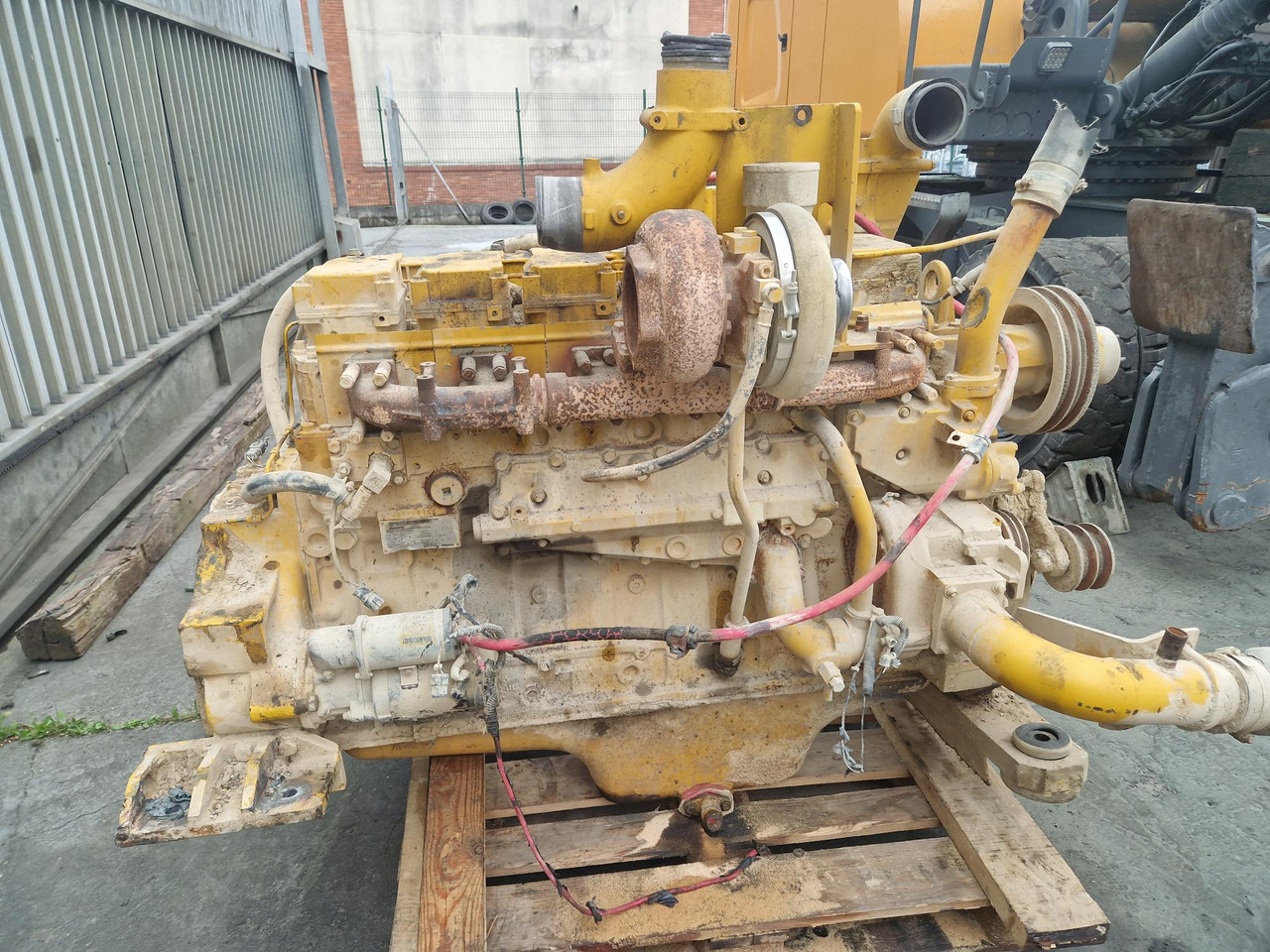 KOMATSU SAA6D 140E-2 - Motor - Építőipari gépek: 4 kép. KOMATSU SAA6D 140E-2 - Motor - Építőipari gépek: 4 kép.