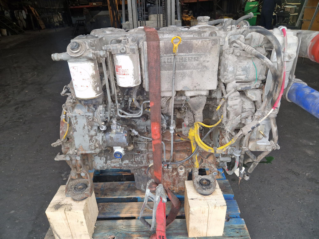 LIEBHERR D934S A6 - Motor - Építőipari gépek: 1 kép. LIEBHERR D934S A6 - Motor - Építőipari gépek: 1 kép.