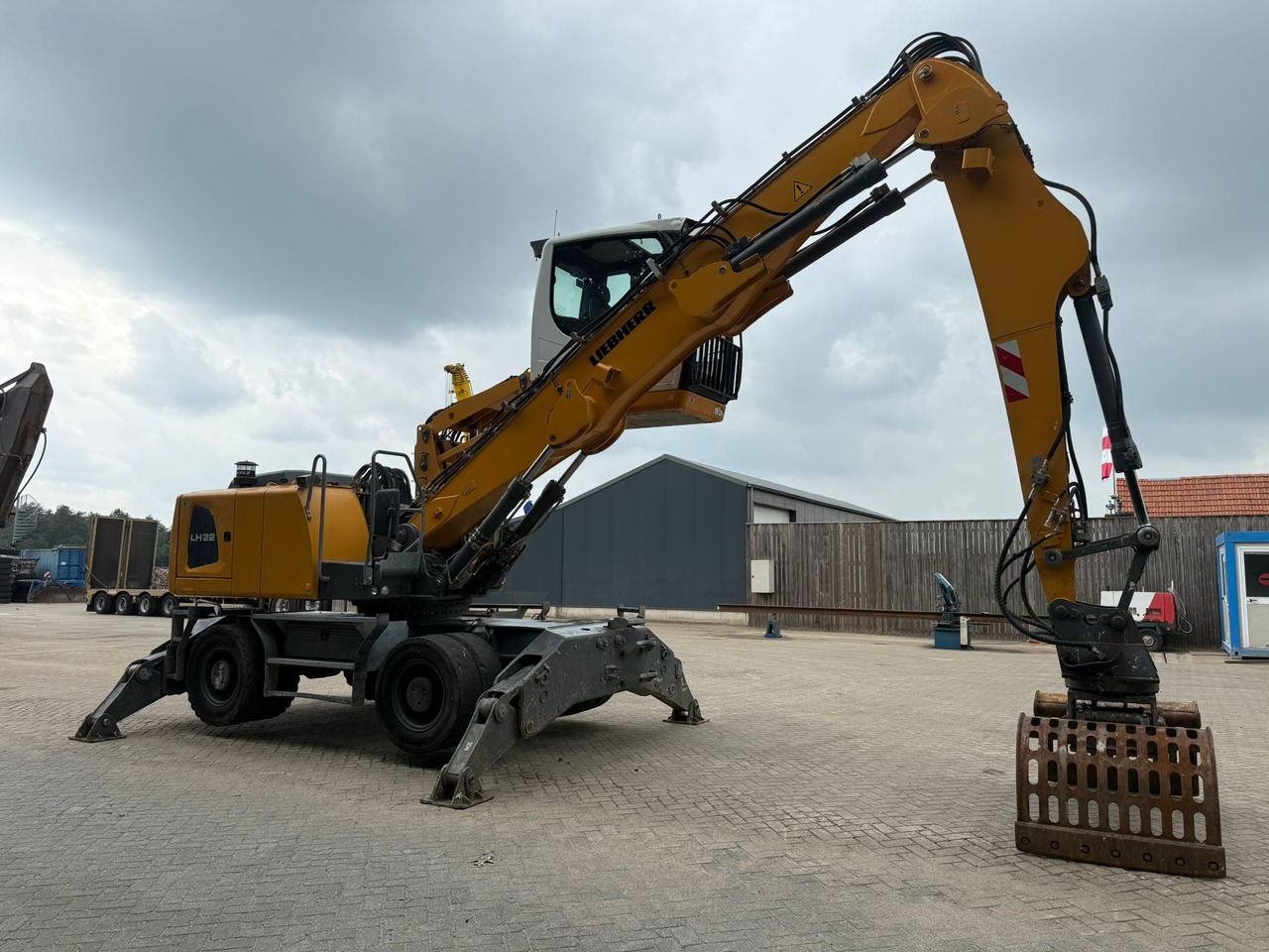 LIEBHERR LH22M - Hulladék kotró: 4 kép. LIEBHERR LH22M - Hulladék kotró: 4 kép.