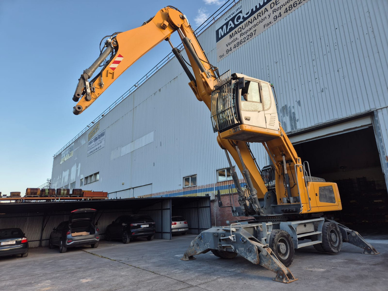 LIEBHERR LH30M - Hulladék kotró: 2 kép. LIEBHERR LH30M - Hulladék kotró: 2 kép.